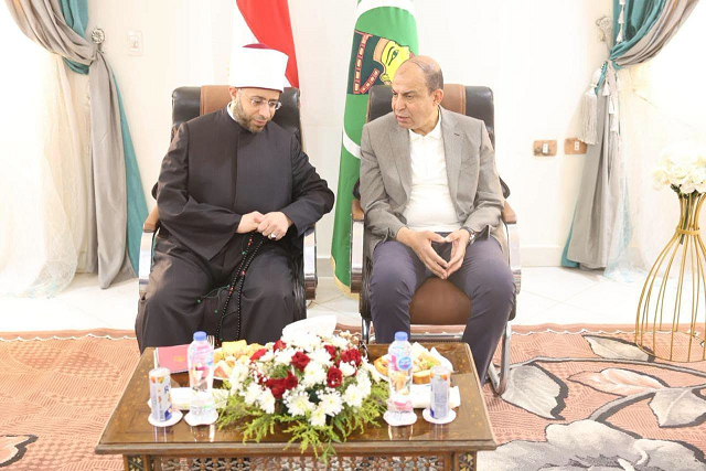 المحافظ يستفبل وزير الاوقاف المحافظ يستفبل وزير الاوقاف